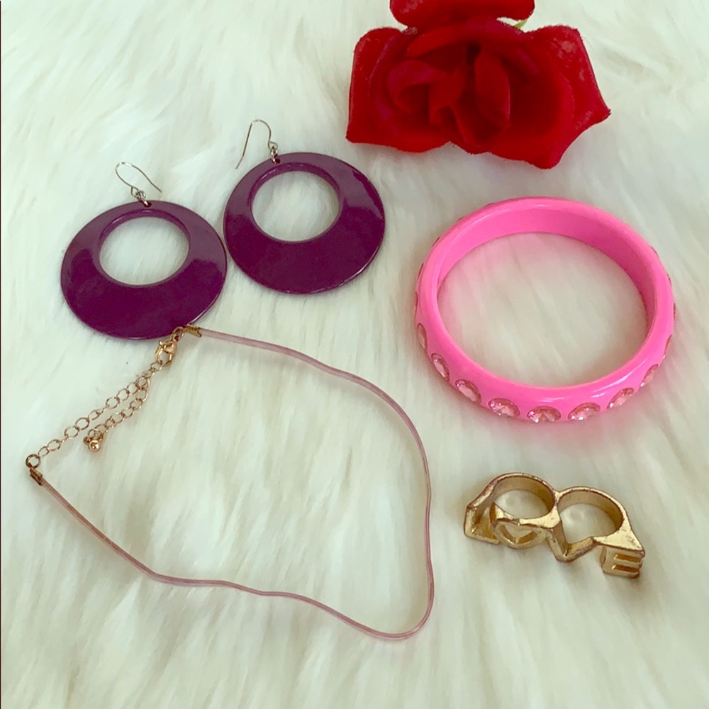 ❗️DONATED❗️ FUNKY JEWELRY LOT- 90’S CHOKER, RING, EARRINGS - Picture 3 of 10